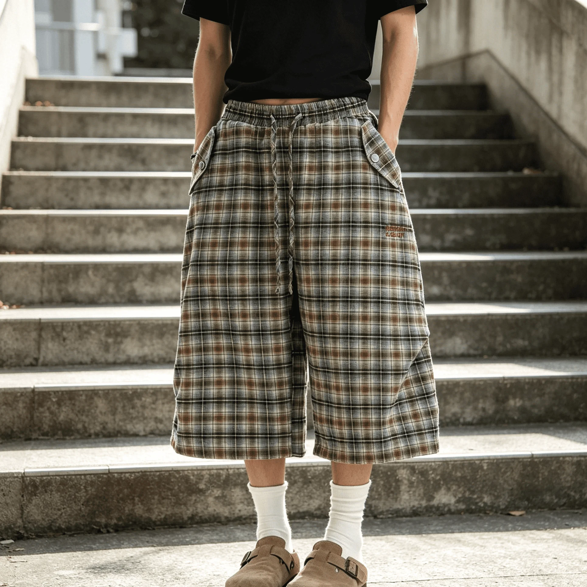 Custom Wholesale Brown Grid Seven Minute Pants Men Baggy Oversized Side Pocket Functional Elastic Drawstring Street Trousers gallery 5
