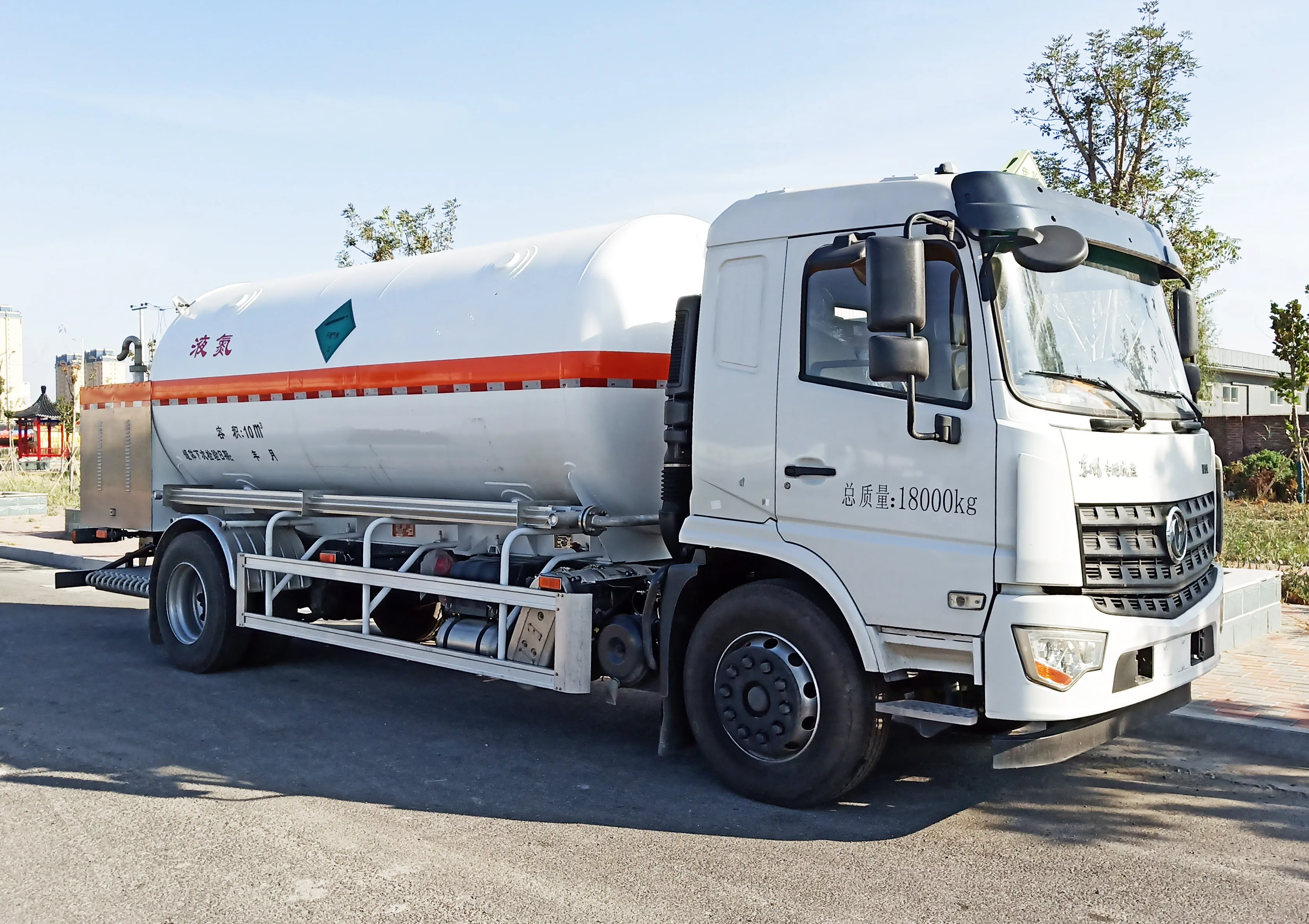 Cryogenic Liquid Truck 10m3 4x2 Type Liquid Oxygen Nitrogen Argon ...