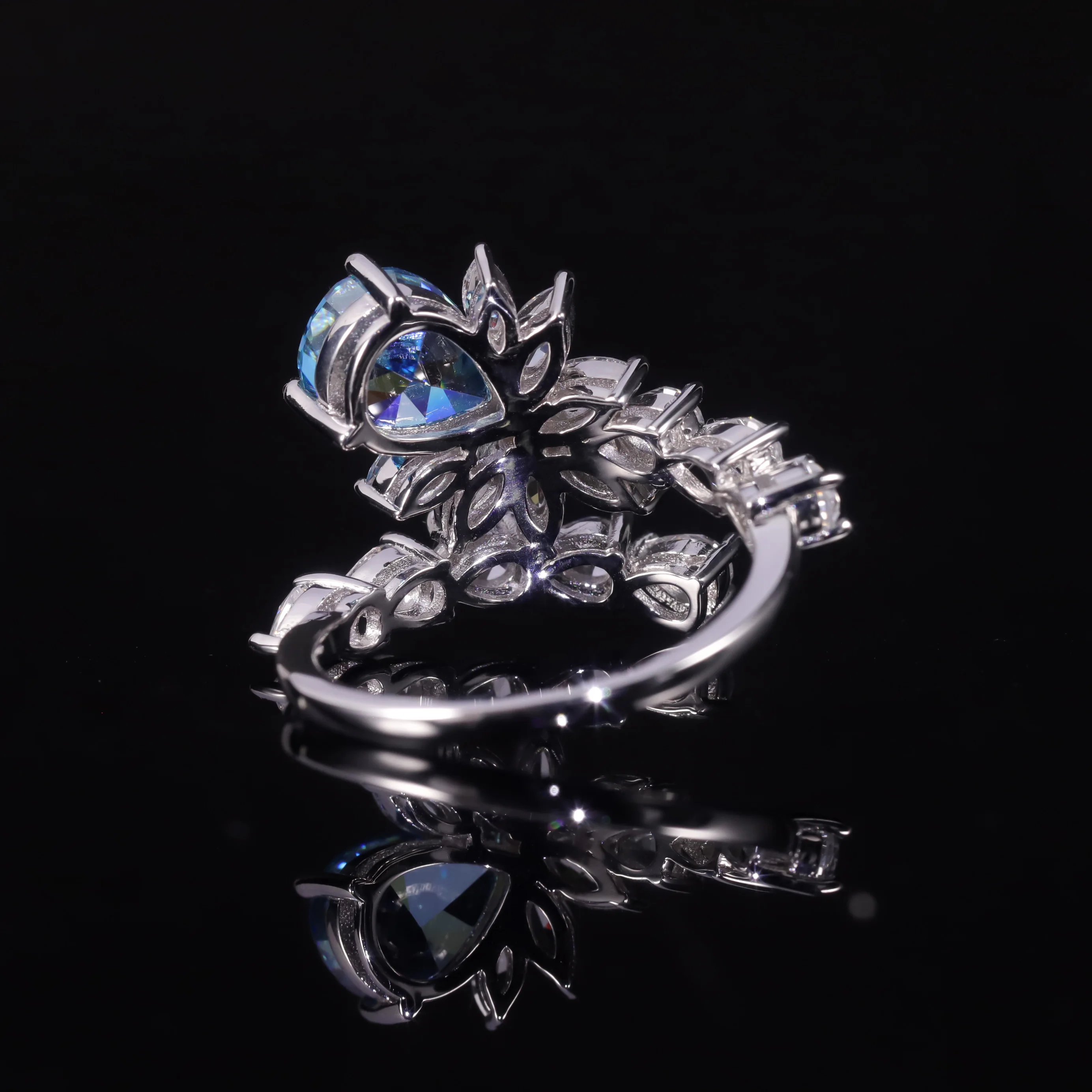 AR442 Precious Metal Cocktail Ring - Unique Diamond Design