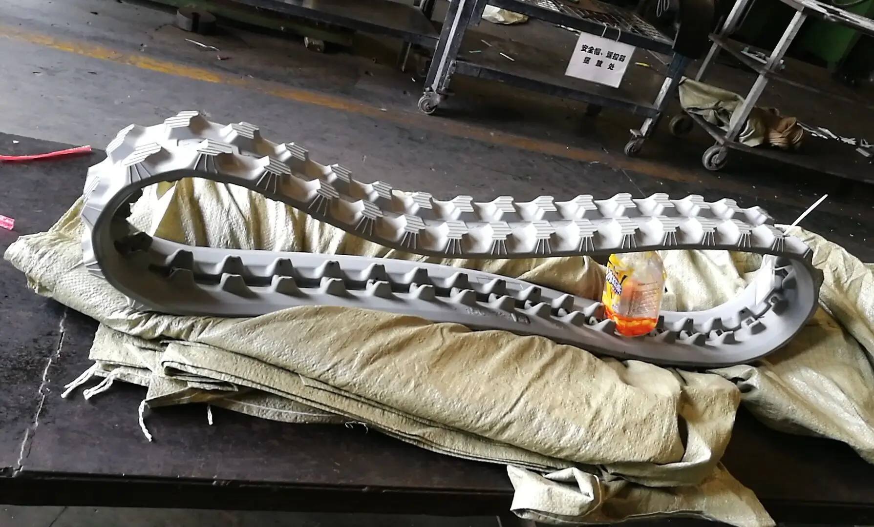 Spare Parts Rubber Tracks 150x72x37 for Small Scissor Lifts