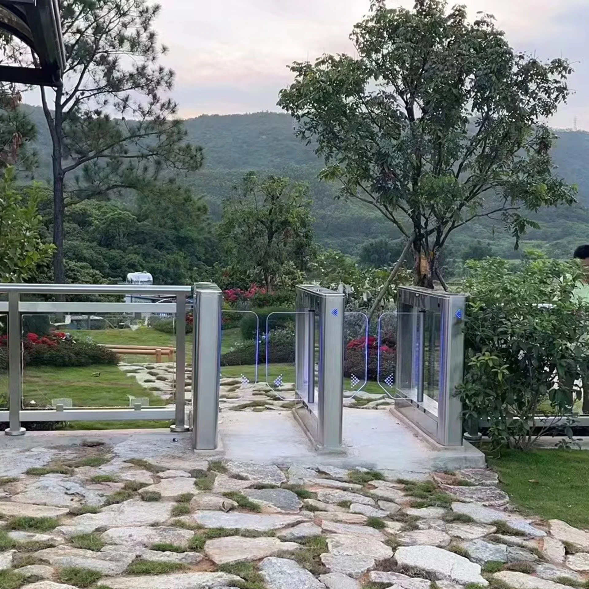 Outdoor Rain Protection Turnstile Qr Code Reader Fast Speed Gate With Access Control Swing Turnstile Barrier Gates for Park