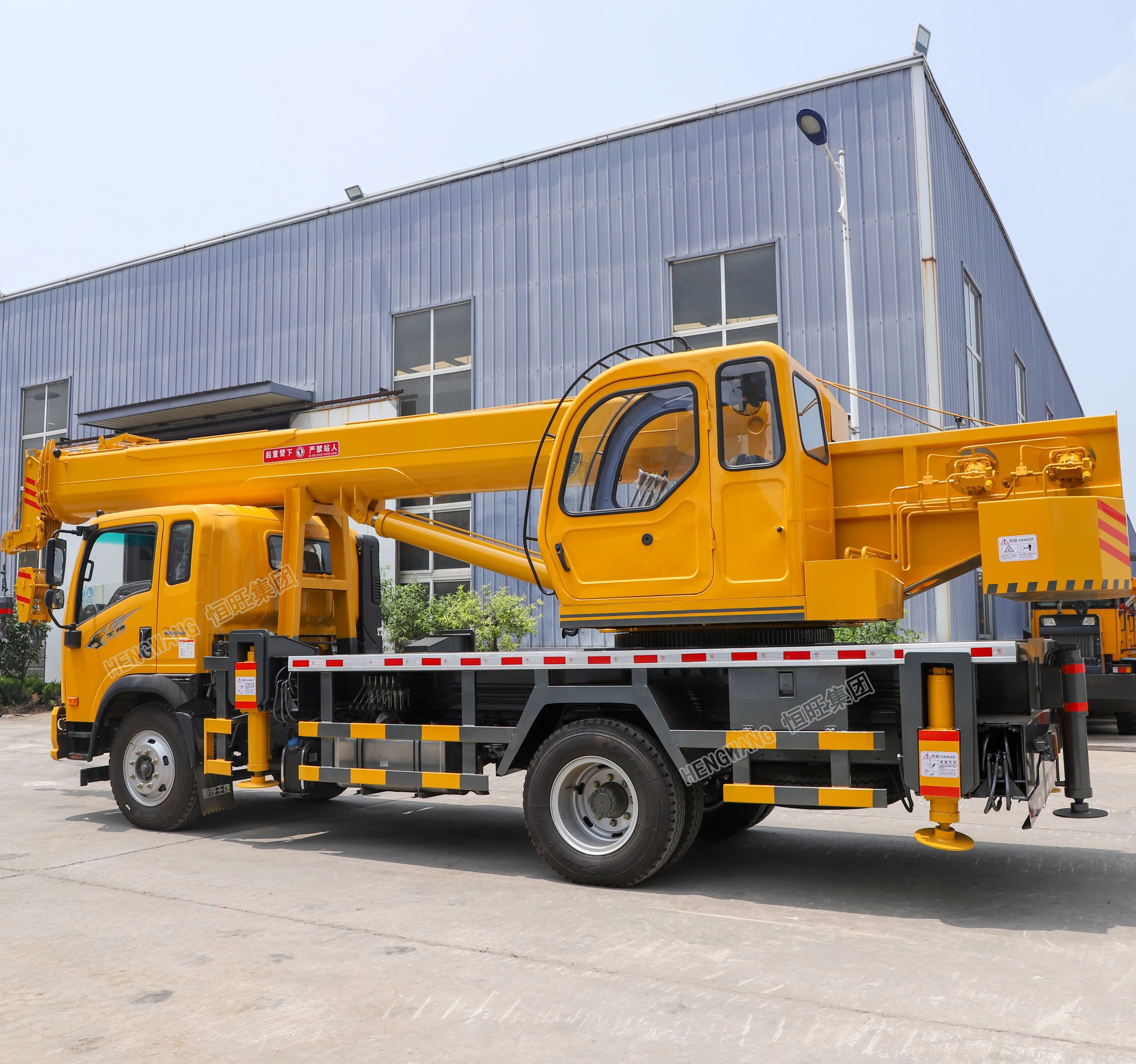 Camión Grúa Con Brazo Articulado Hiab 288 Cap 10 Ton