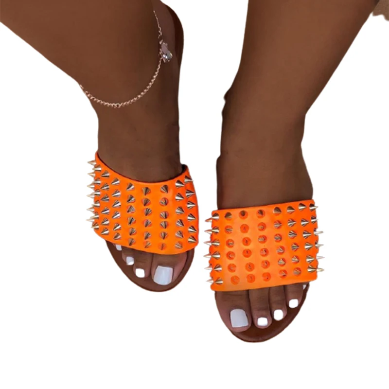 
Женские сандалии-желе с заклепками, уличные модные дорожные сандалии на плоской подошве, 2021 