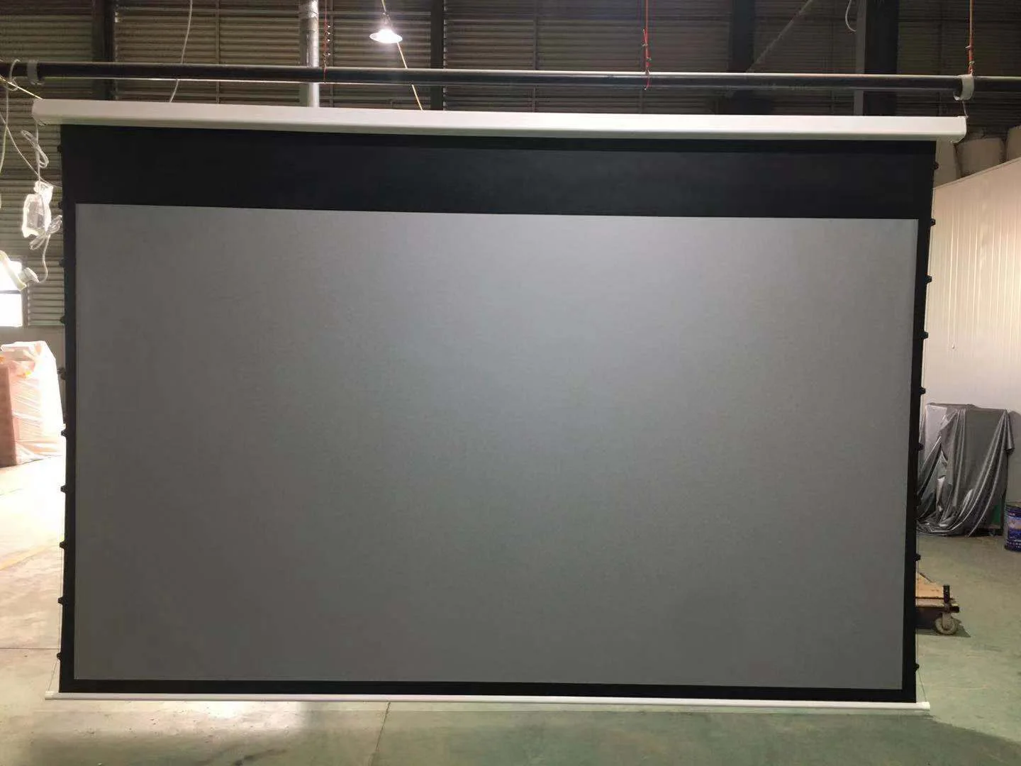 電動式天井埋め込み型プロジェクタースクリーン マットホワイトケース