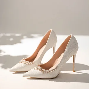 2026 New French Elegant White Crystal High Heels Noble Fine Pointed Head Shallow Mouth Diamond Edge Thin Heels Rhinestones