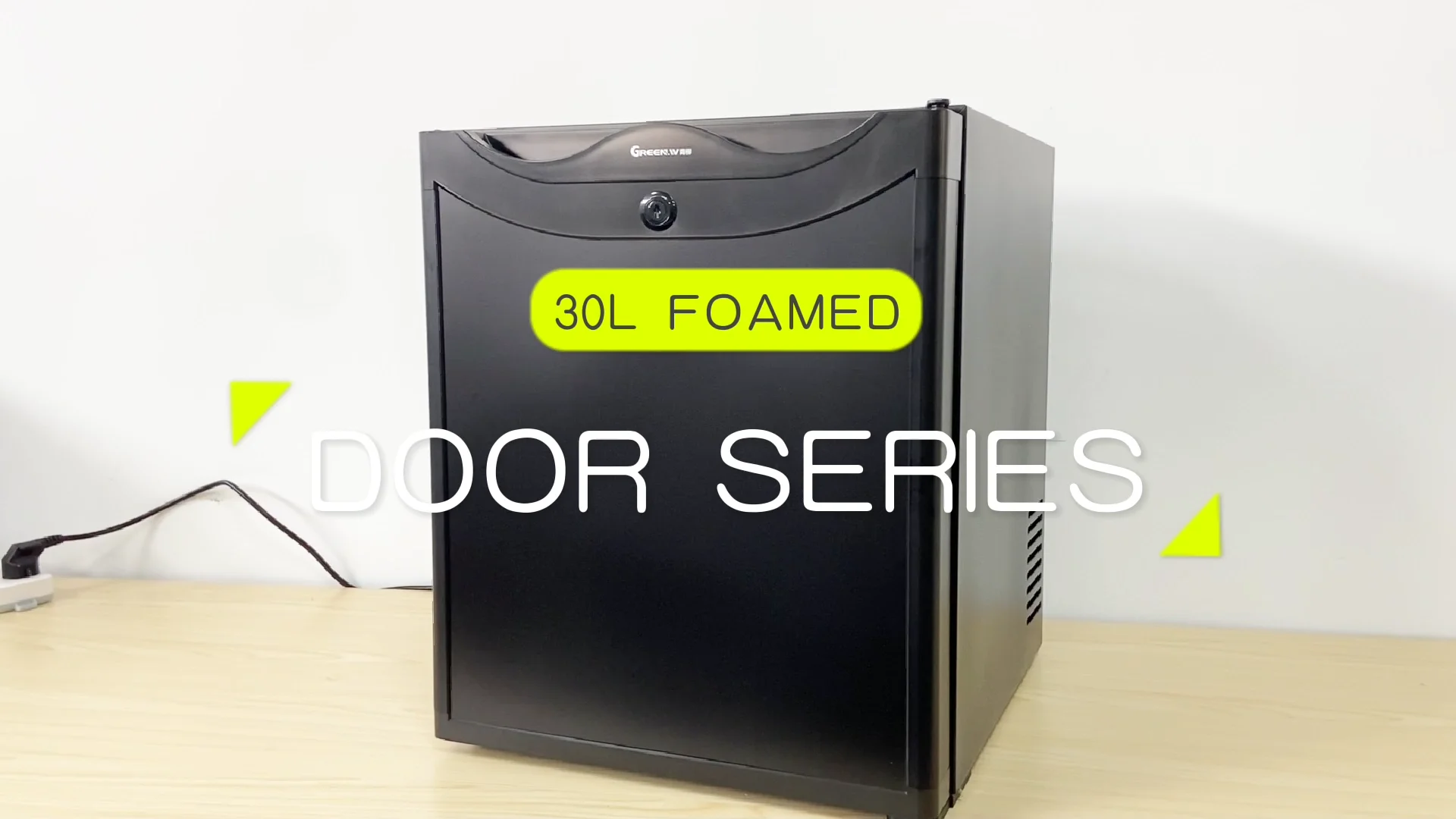 30L Mini Fridge With No Compressor Low Power Consumption