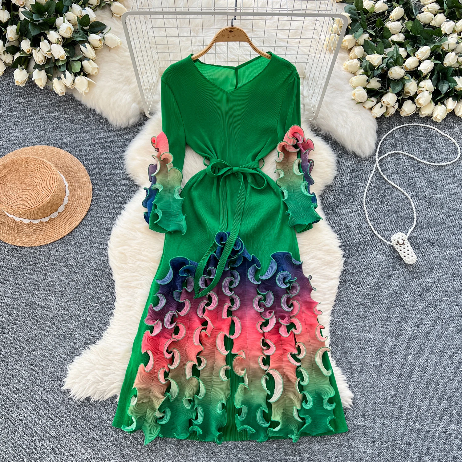 LW1091 Retro Pleated Design With Wooden Ear Edge and Flanged Edge Strap  Gradient Change Dress Elegant Women'S Dresses
