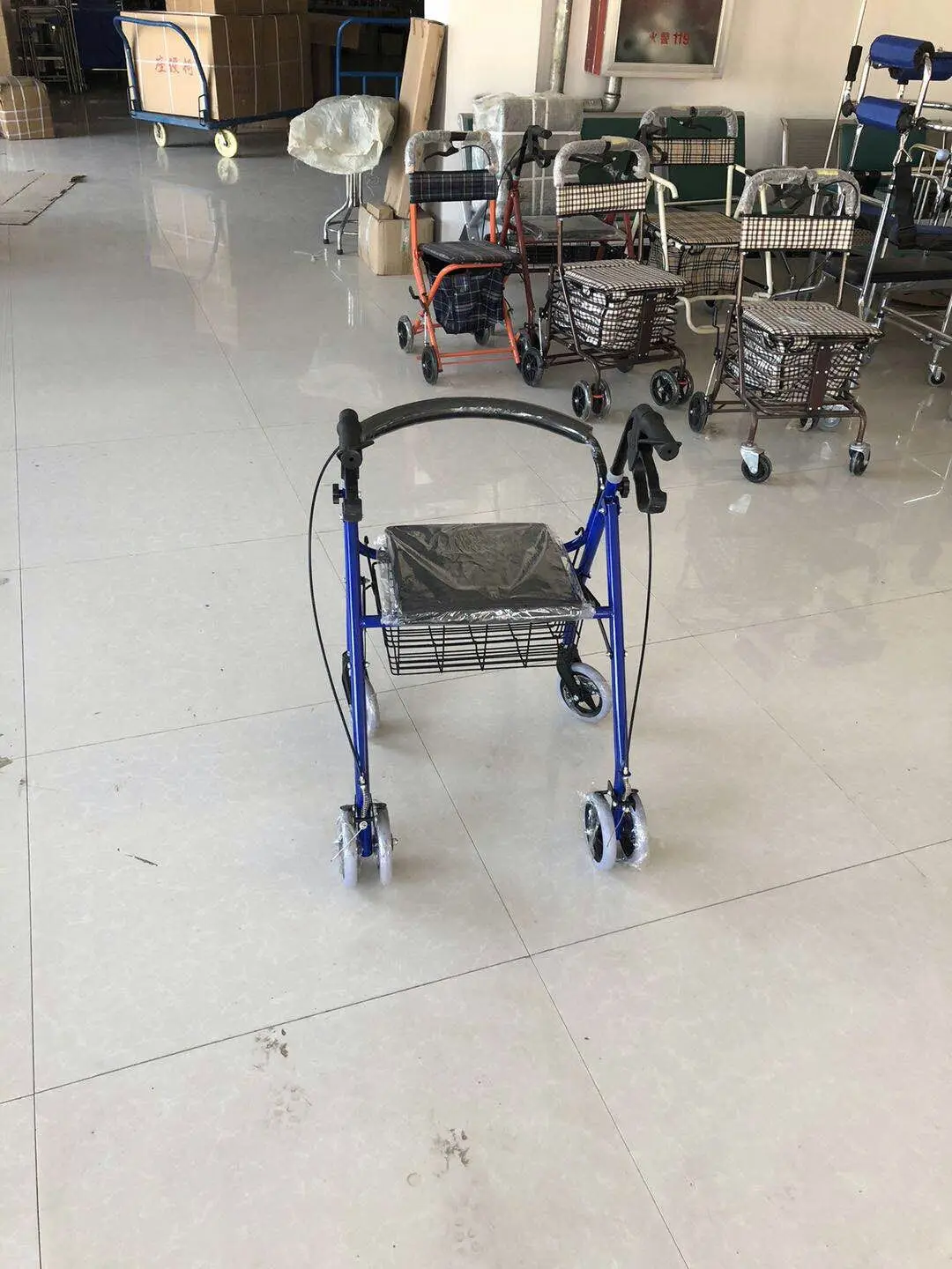Adjustable Senior 4 Round Removeable Upright Aluminum Japan Old People Shopping Cart Rollator Walker with Seat