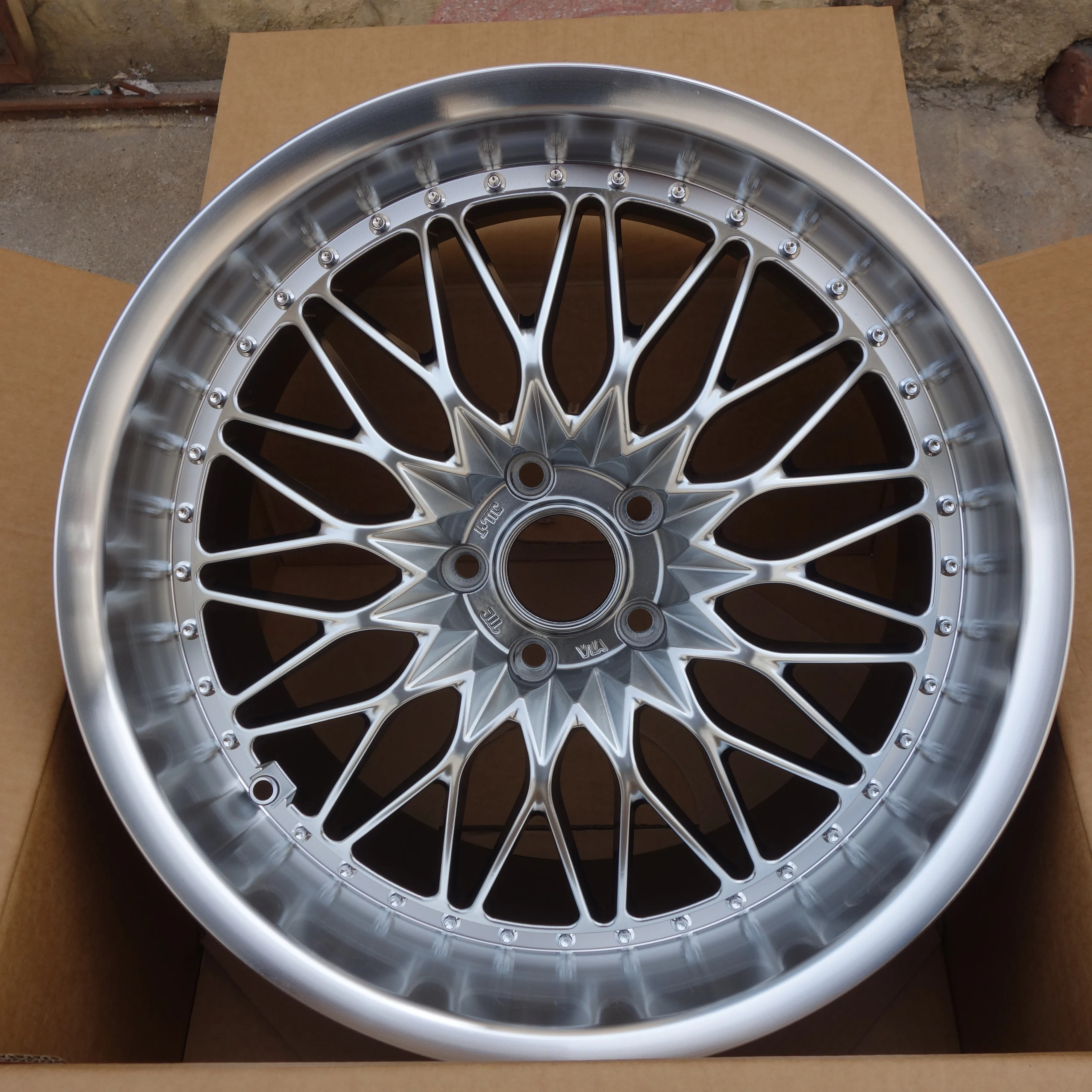 VSXV ディープディッシュ 18-19インチ アルミホイール 5X114.3 PCD