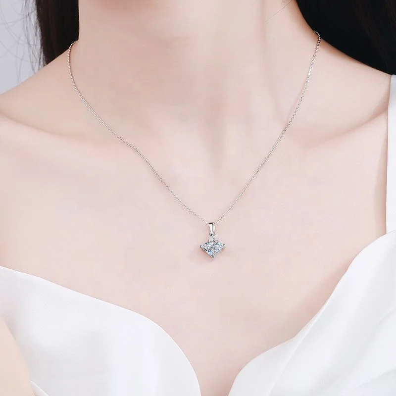 Ciondolo Uomo In Argento 925 Con Moissanite Naturale 2 CT &ndash; Numero 24 Personalizzabile