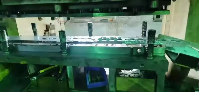 Hicas Pallet Collar Hinge Making Machine