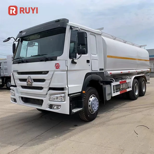 Single Axle Light Truck Euro3 HOWO Export Tanker Gasoline diesel Kerosene Refueling Tanker Vessel for Charter