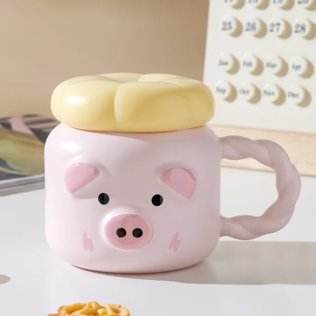 Cute animal 3D pig cartoon ceramic mug with lid spoon