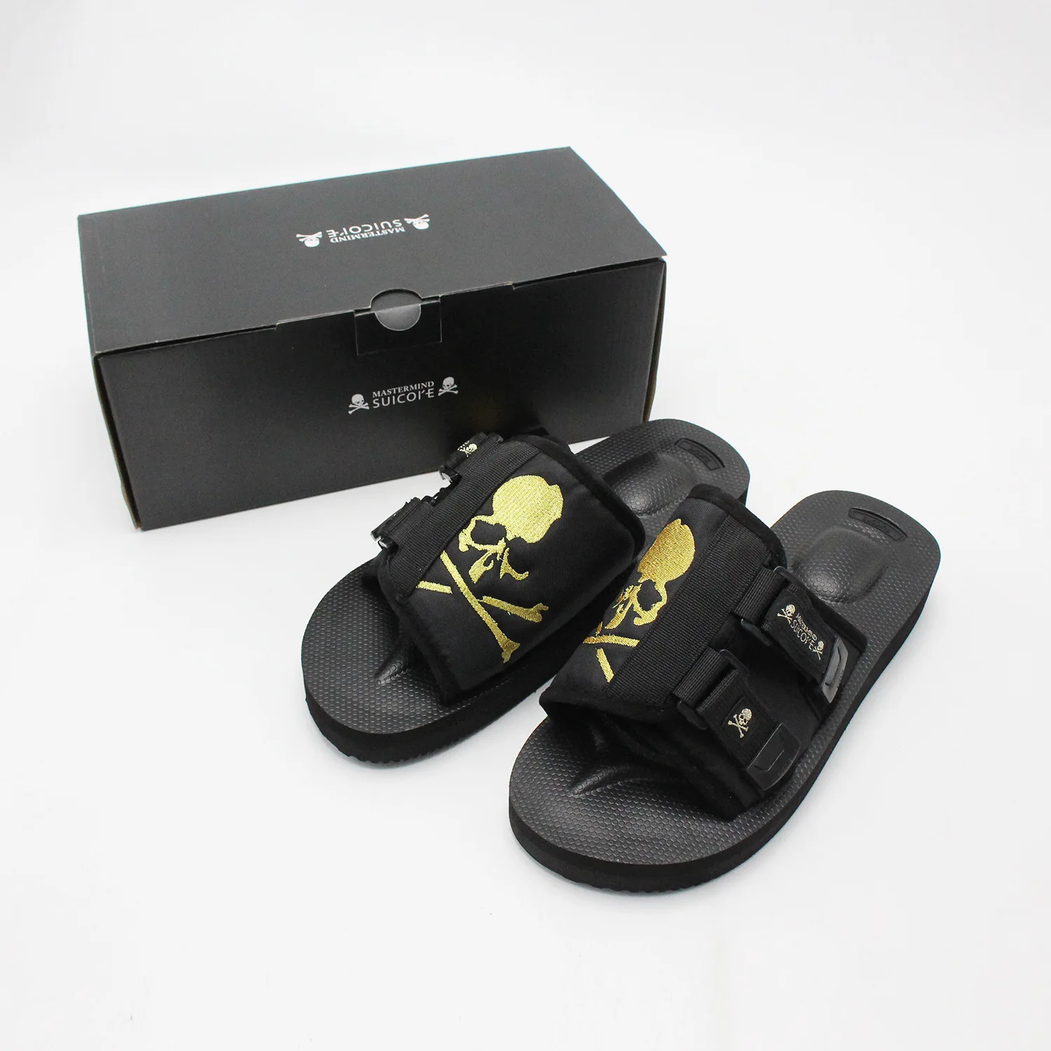 High Quality Summer Sandal Skull Design Rock Roll Style Flat Outdoor Casual Slides Rubber Insole Light Feature Upper Men Shoes