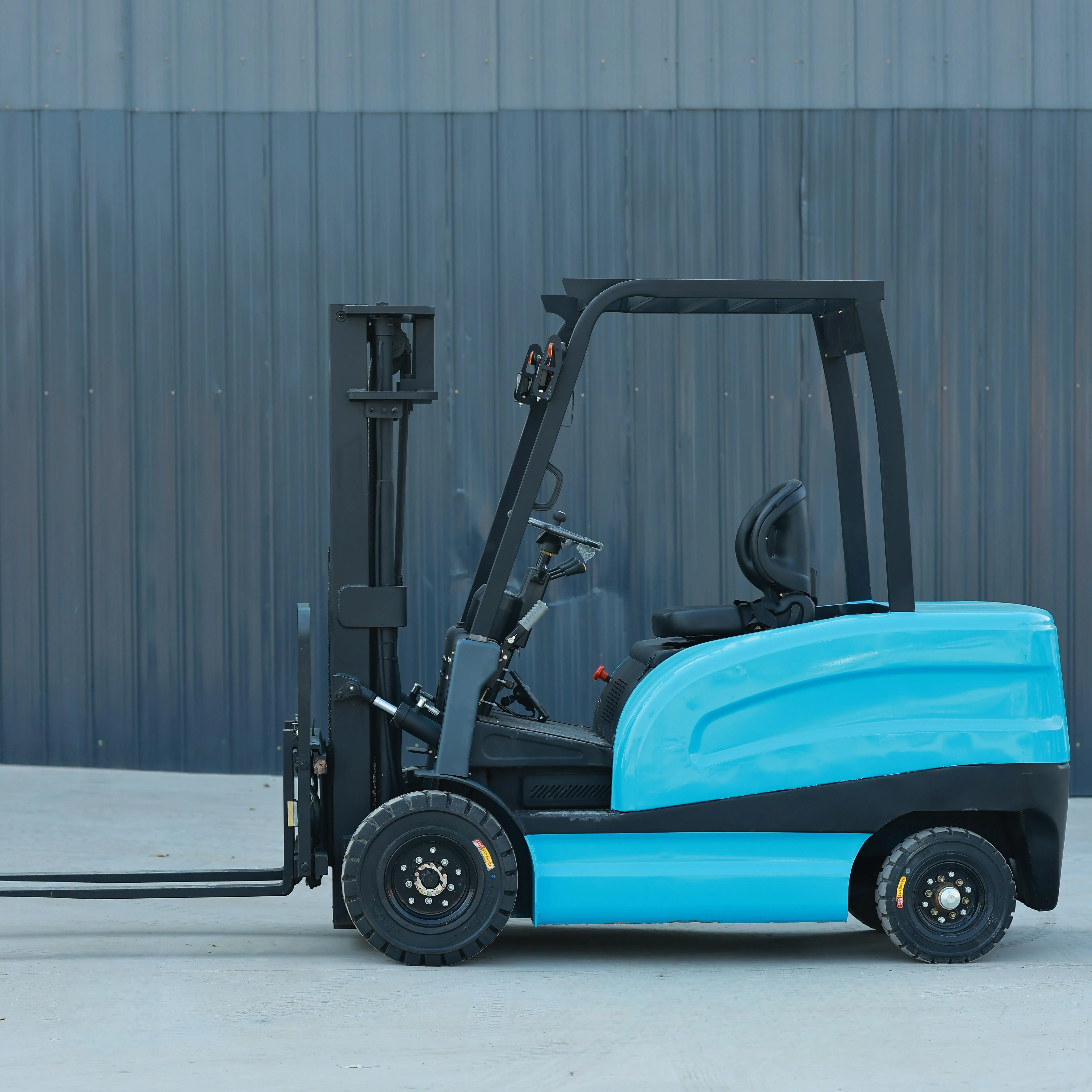 Promotion Clearance 1ton 1.5ton 2ton 2.5ton 3ton 3.5ton 5ton 60V Battery Mini Small Forklift Electric for Warehouse Use