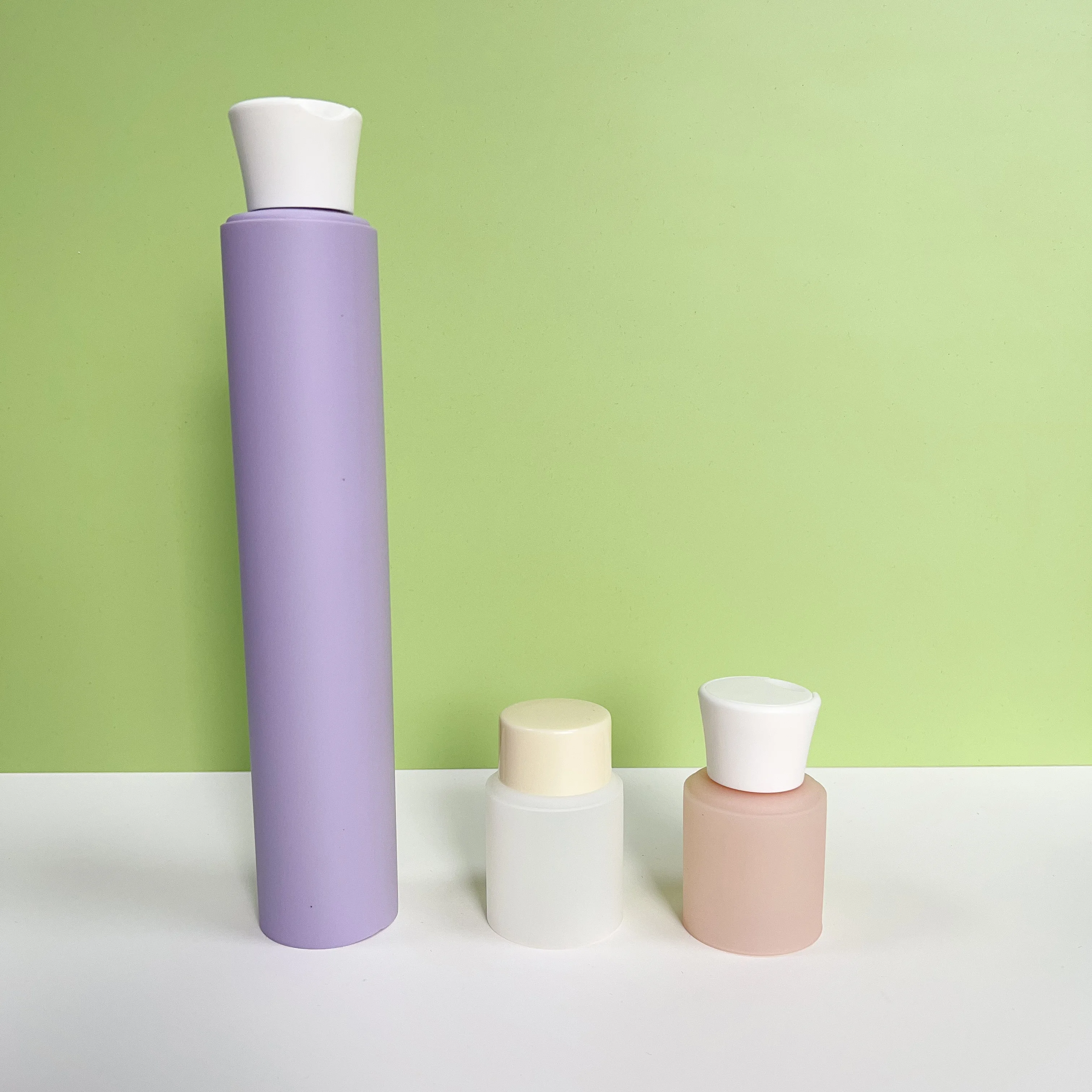 Custom HDPE 60ml 300ml Shampoo Conditioner Squeezable Plastic Bottle Soft Touch