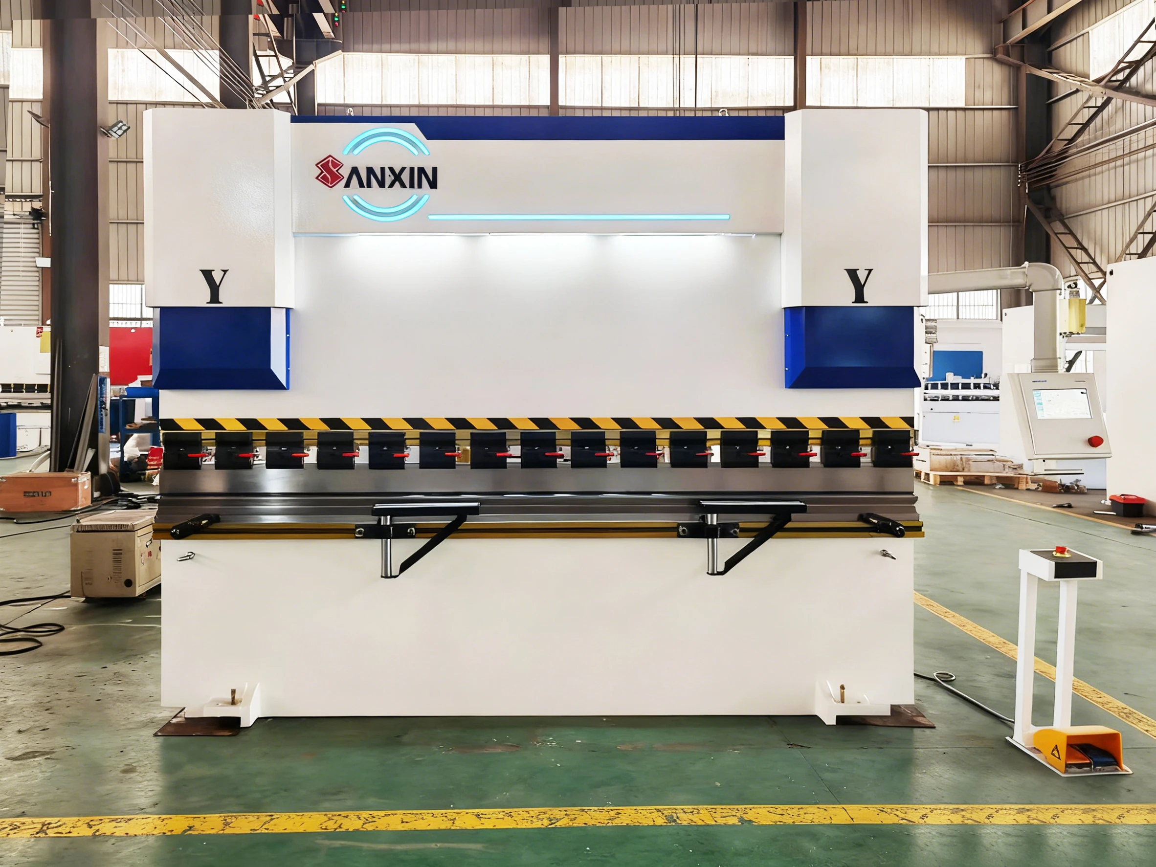 SANXIN Sheet Metal Bending 4000mm Press Brake CNC Machine for Aluminum Stainless Steel Carbon Steel in Construction Industries