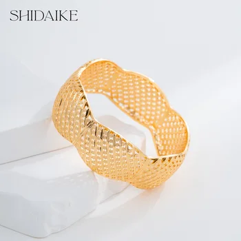 Elegant Open Design 18K Gold Plated Zircon Brass Fashion Charm Bracelet Custom Option Available for Ladies Wholesale