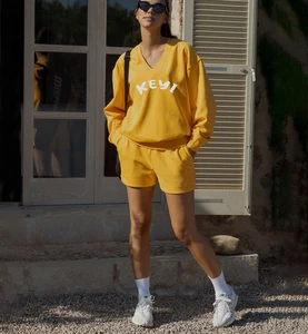 Custom 2 Pieces High Quality Silk Screen Printing Yellow Solid Color Shorts and Women Pullover Sweatshirt Set