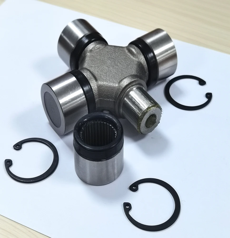 UNIVERSAL　UN−A2 High Quality Cross Assembly GUN46/TN146/37126-01G25 U-Joint