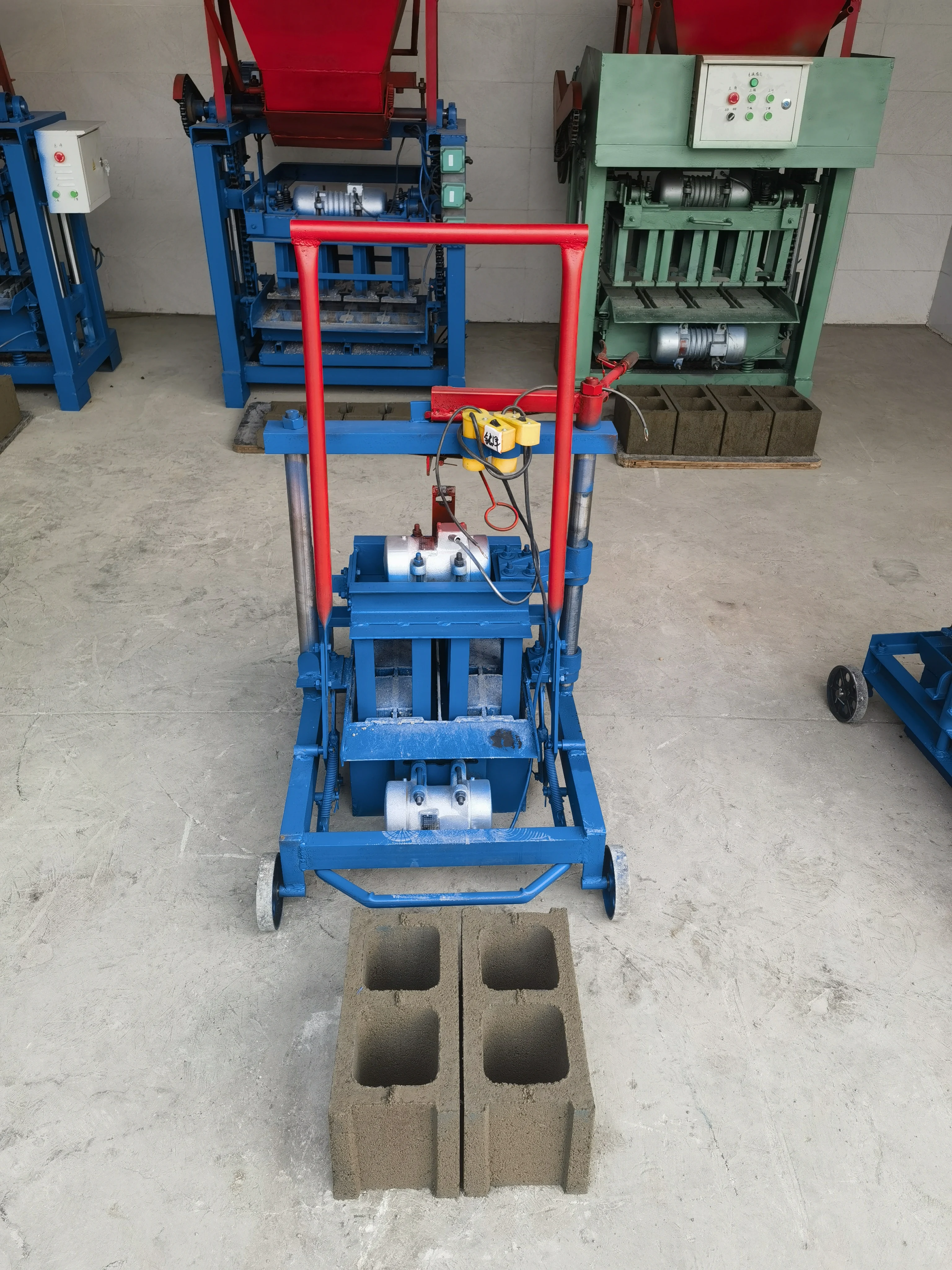 Australia Manual Small Diesel Vibrating Soil Hollow Cement Laying Block Concrete Brick Making Machine Price Japan