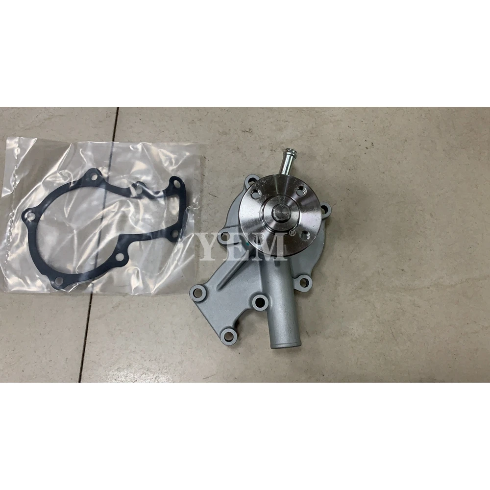 Engine Part D722 Water Pump for Kubota