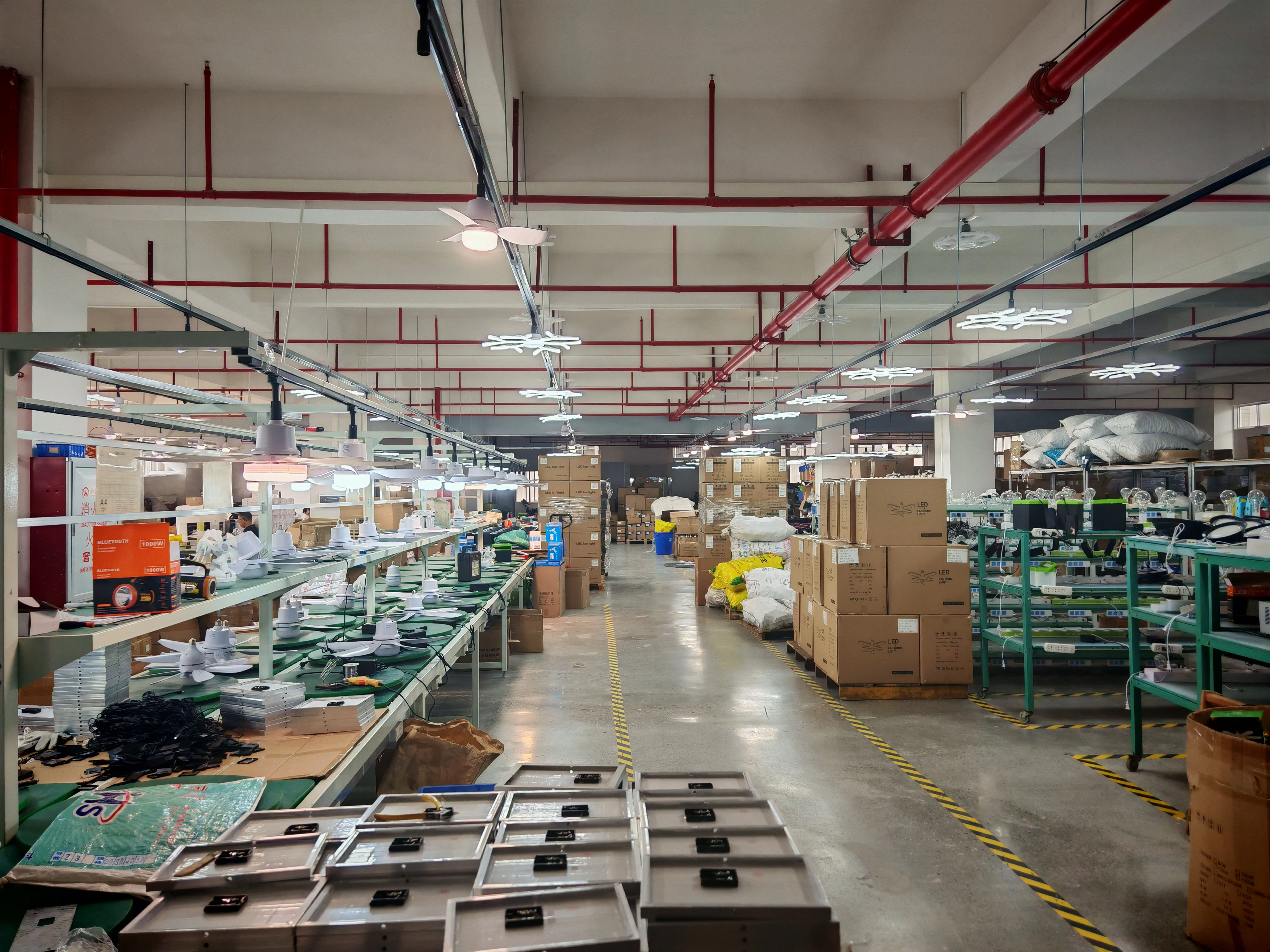 Portable 1000W MPPT Pure Sine Wave Solar Generator Power Station LiFePO4 Battery Outdoor Camping Caravan Tailgating LED Lighting