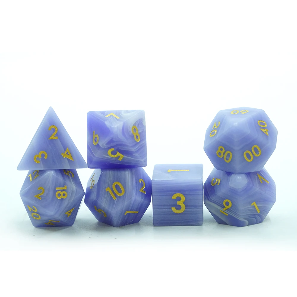 Rukou vyrobená modrá proužkovaná sada 7ks RPG Dungeons and Dragons, originální logotyp, drahokamy, mnohostěnné kostky s logem pro hry DnD