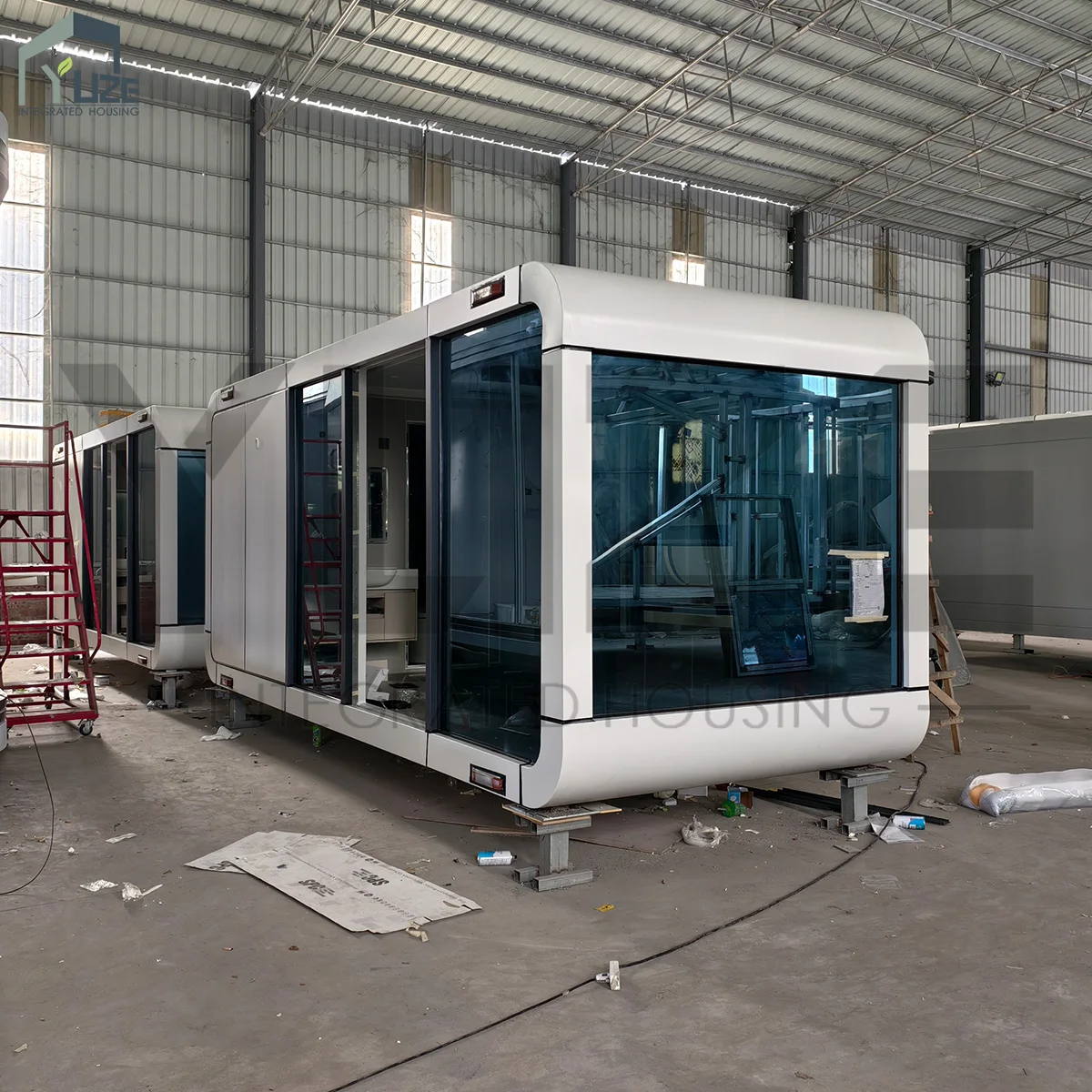 China Mobile Prefabricated Homes Modern Design Apple Capsule Smart Glamping Sleeping Home With Bathroom & Kitchen