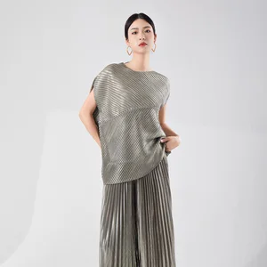 Women's Pleated T-Shirt Tops With Chic and Versatile Loose Fit Plus Size Short Sleeve Design Casual Style T-Shirt