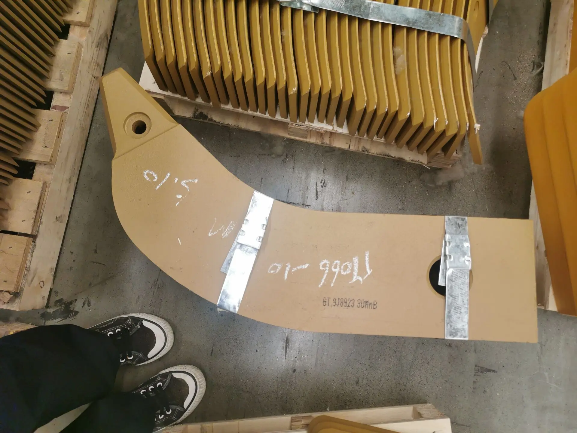 Ripper Shanks Bulldozer Spare Parts Ripper Shank for Komatsu D85 ...