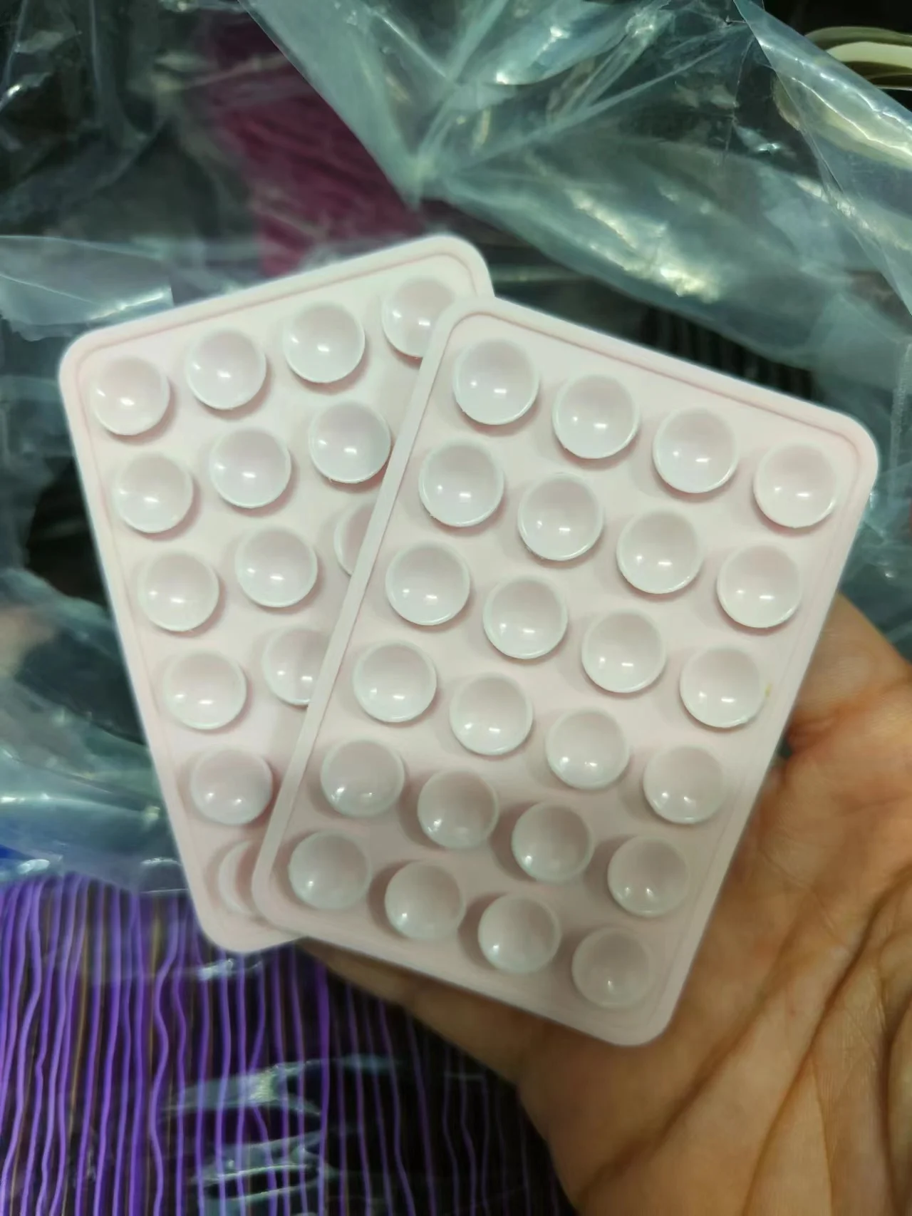 Mobile phone suction cup square 24 small for charging treasure silicone super suction