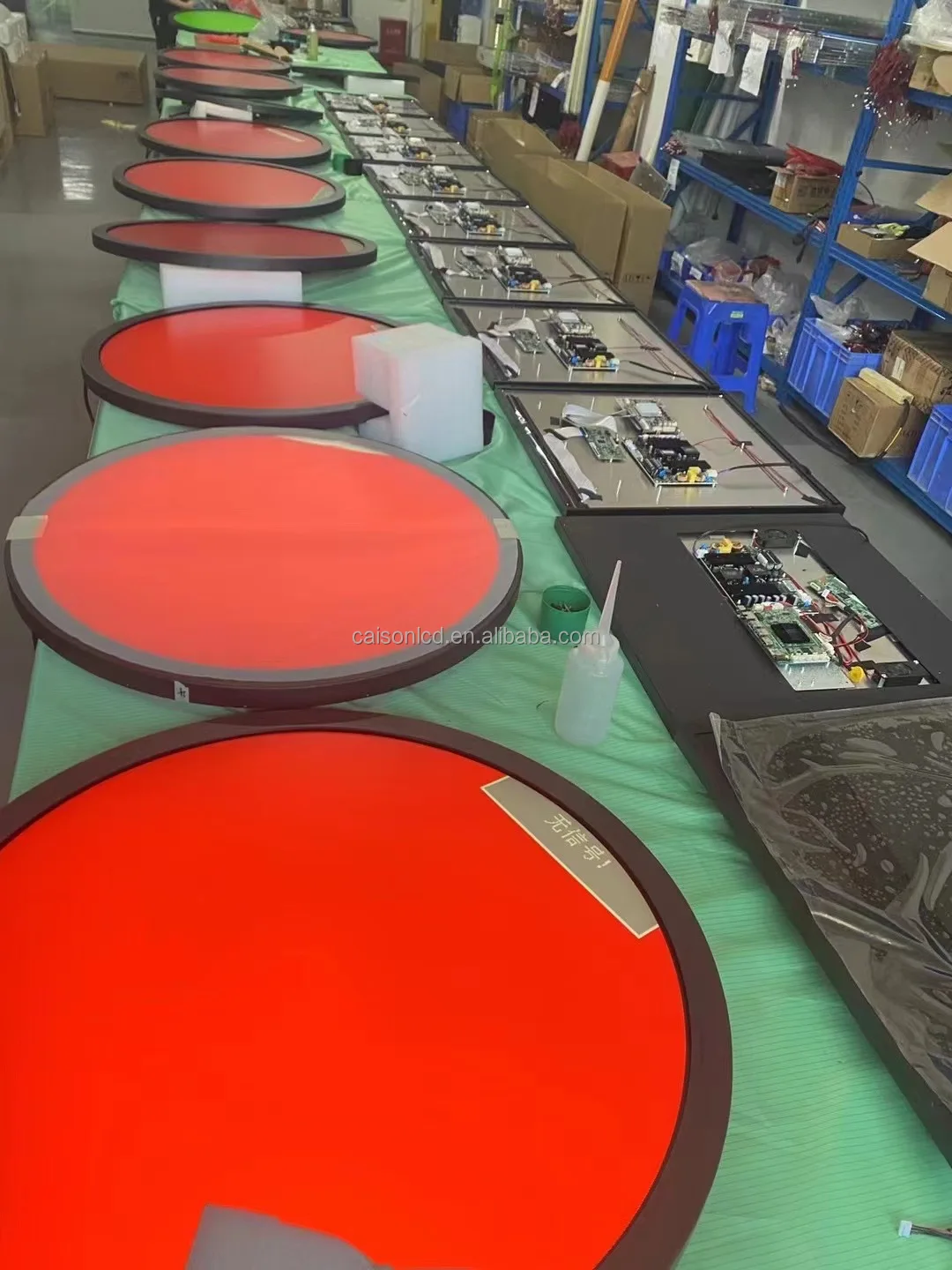 15.7-23.6 Inch round Digital Signage LCD Display Manufacturer factory