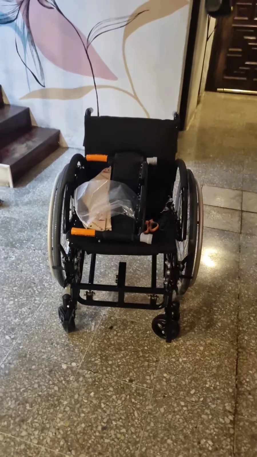 Manual Folding Standing Handicapped Wheelchair for Sale the rear wheels can be quickly disassembled for disabled - BZ-TH01 manufacture