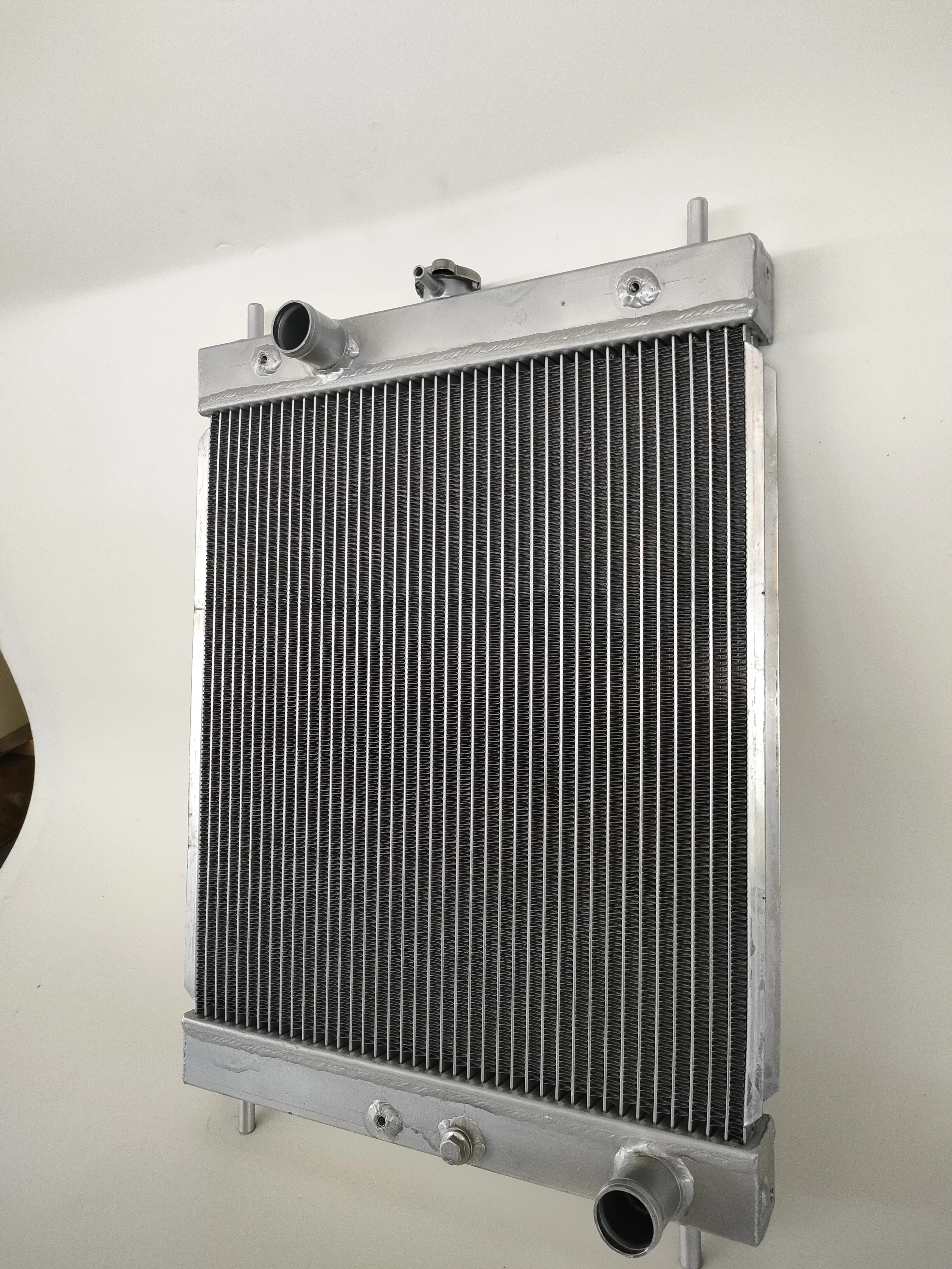 Hitachi Excavator Water Tank EX55 Radiator - Durable & Efficient