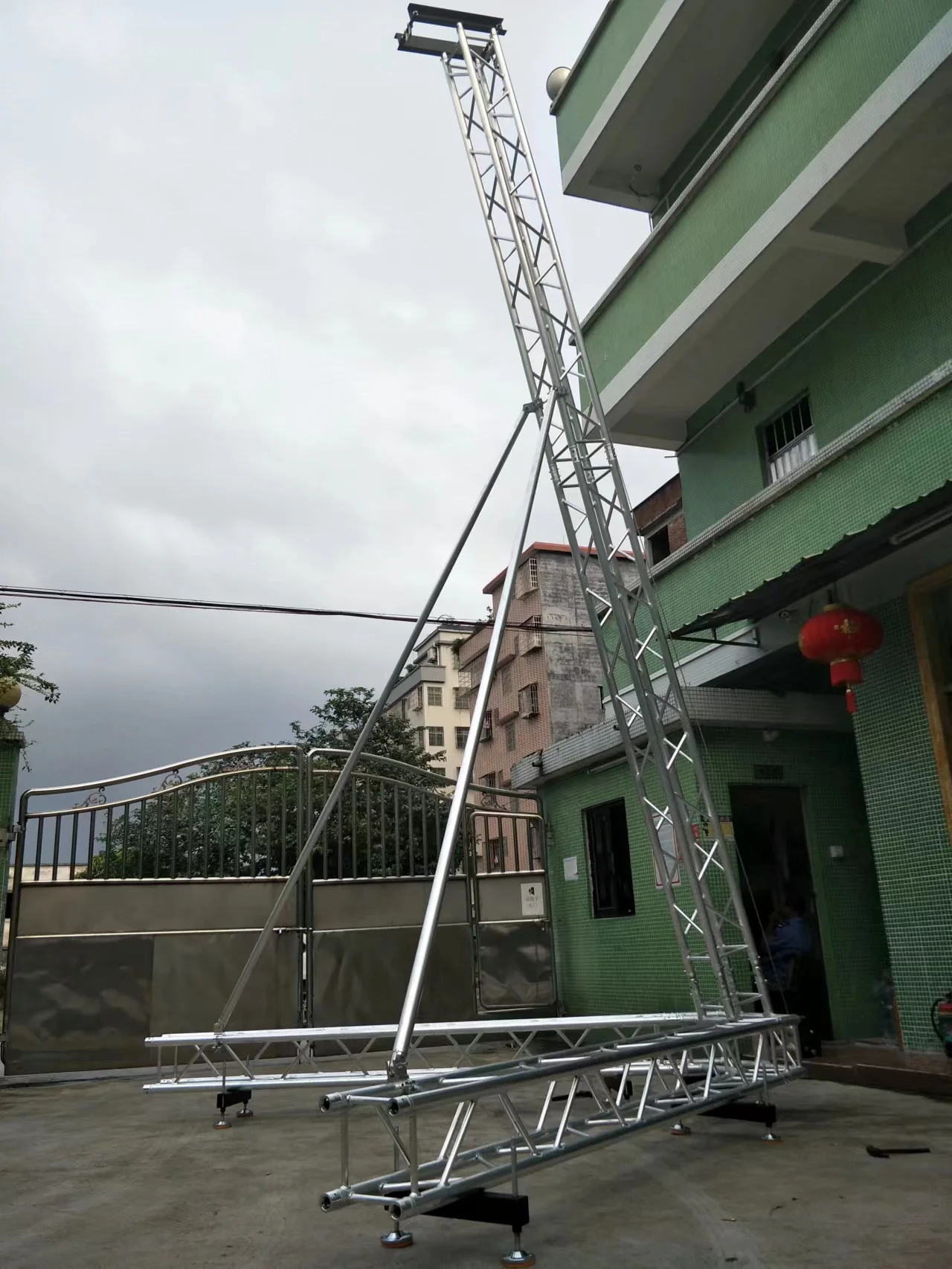 A Shape Line Array Truss Aluminum Spigot Truss Ground Support Truss for Hanging Speakers and Lighting