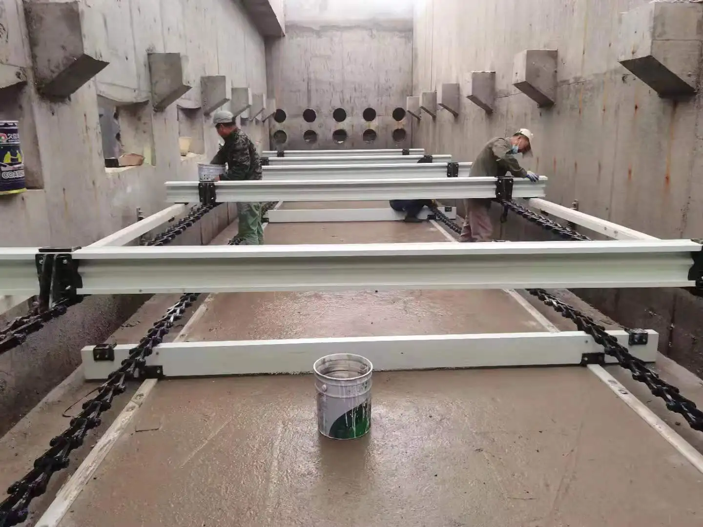 Пластиковые скребки, прямоугольная конфигурация, медленное смешивание, флокуляция и осадительный бак в обычной водной очистке