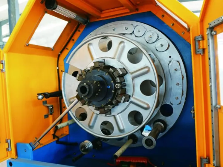 High Speed Continuous Cable Interlock Armoring Machine