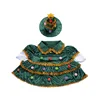 Sombrero y ropa estilo árbol de Navidad.