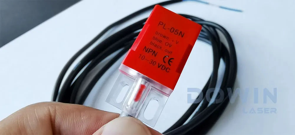 Индуктивный бесконтактный датчик переключатель PL-05N 5 мм DC10-30V для лазерной