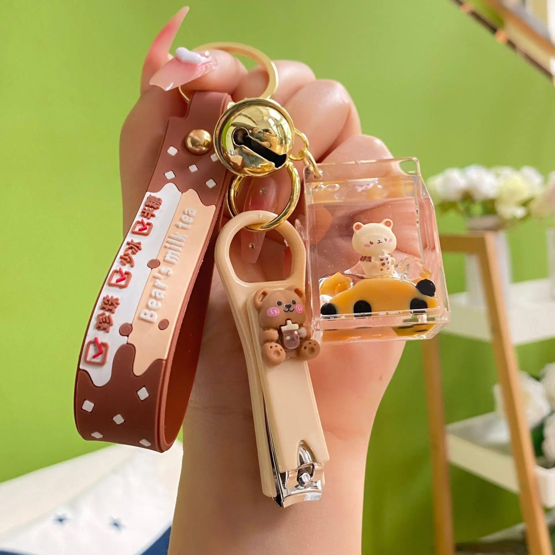 2022 New Cute Acrylic Keyring Key Chain Ring Oil Floating Little Bear