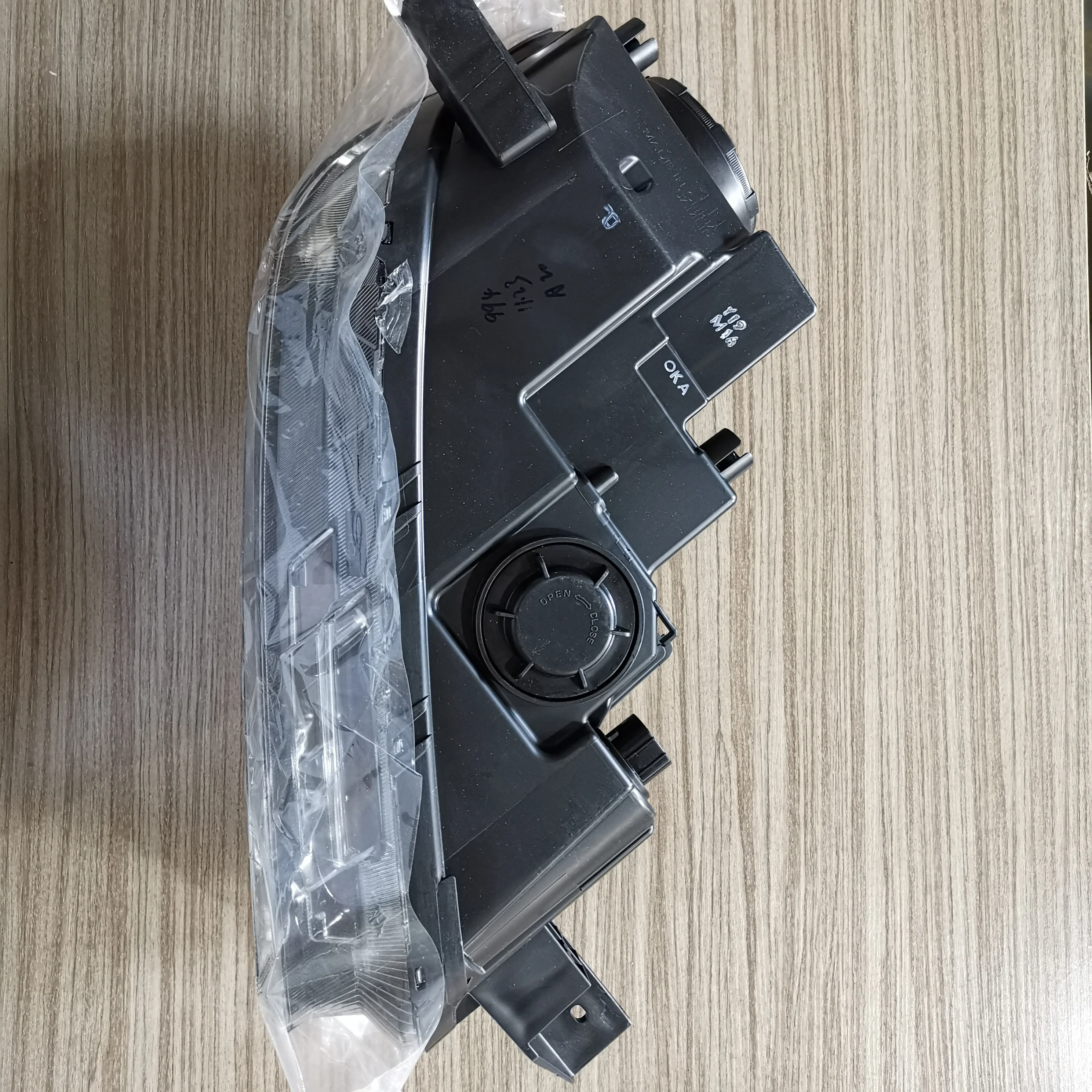 SAIC MAXUS T60 Original High configuration headlights C00054033 