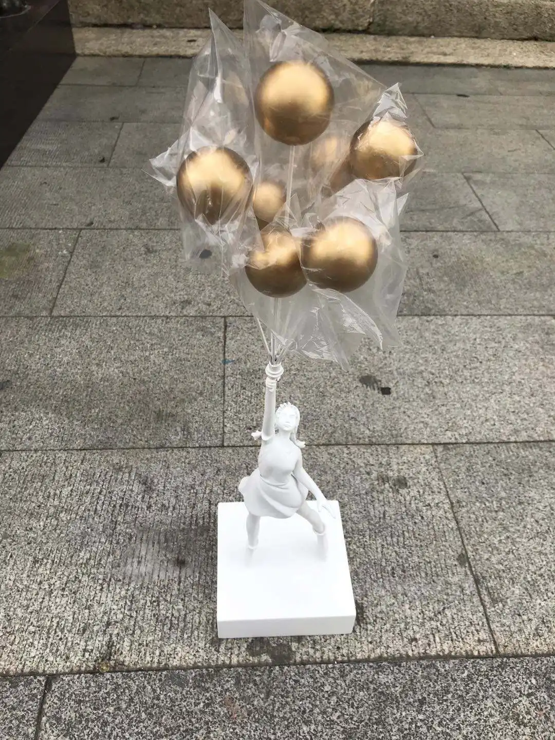 2024 New Banksy Balloon Girl Statue - Flying Balloons Art