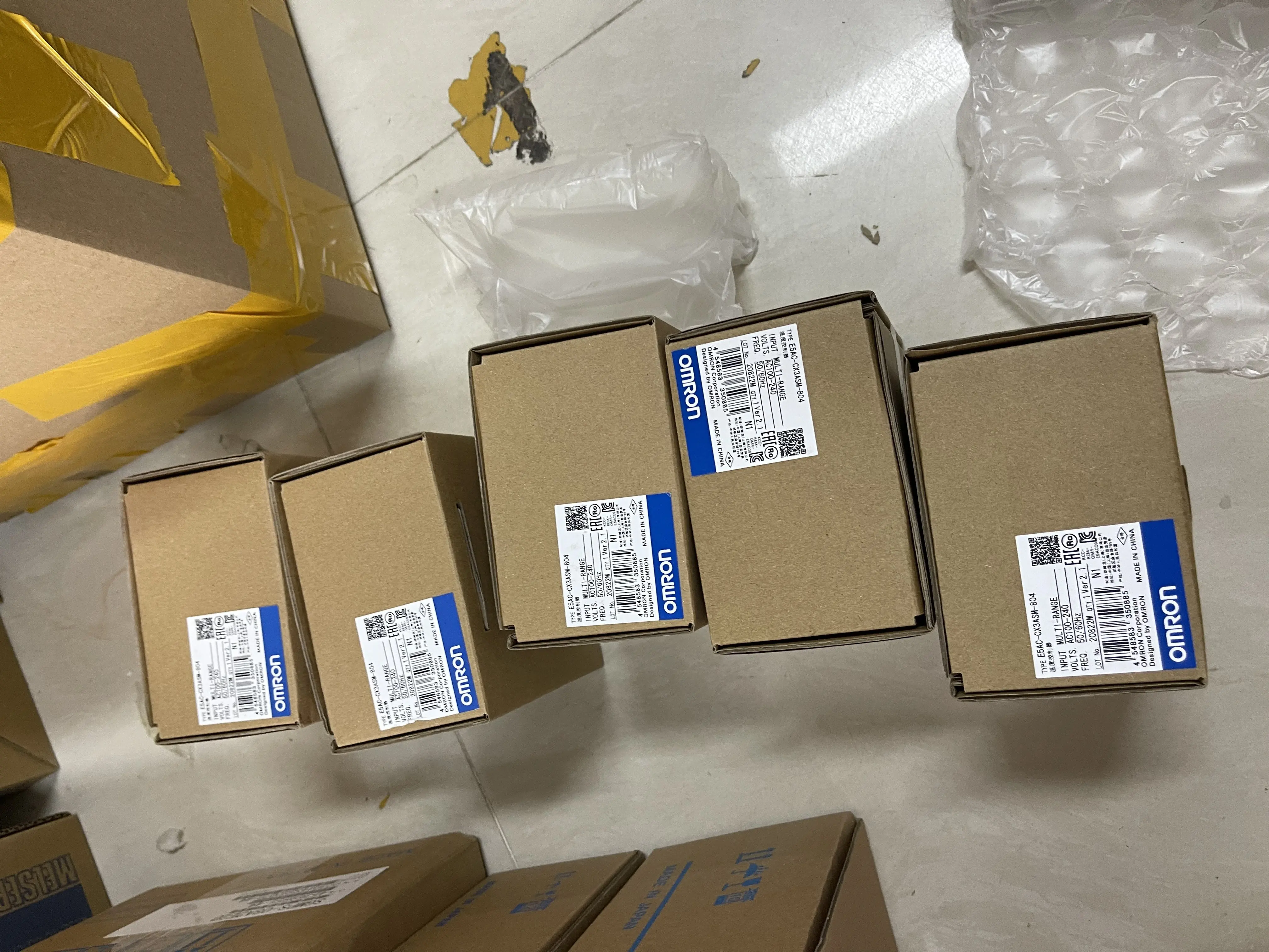 Omron Temperature Controller E5AC-CX3ASM-804