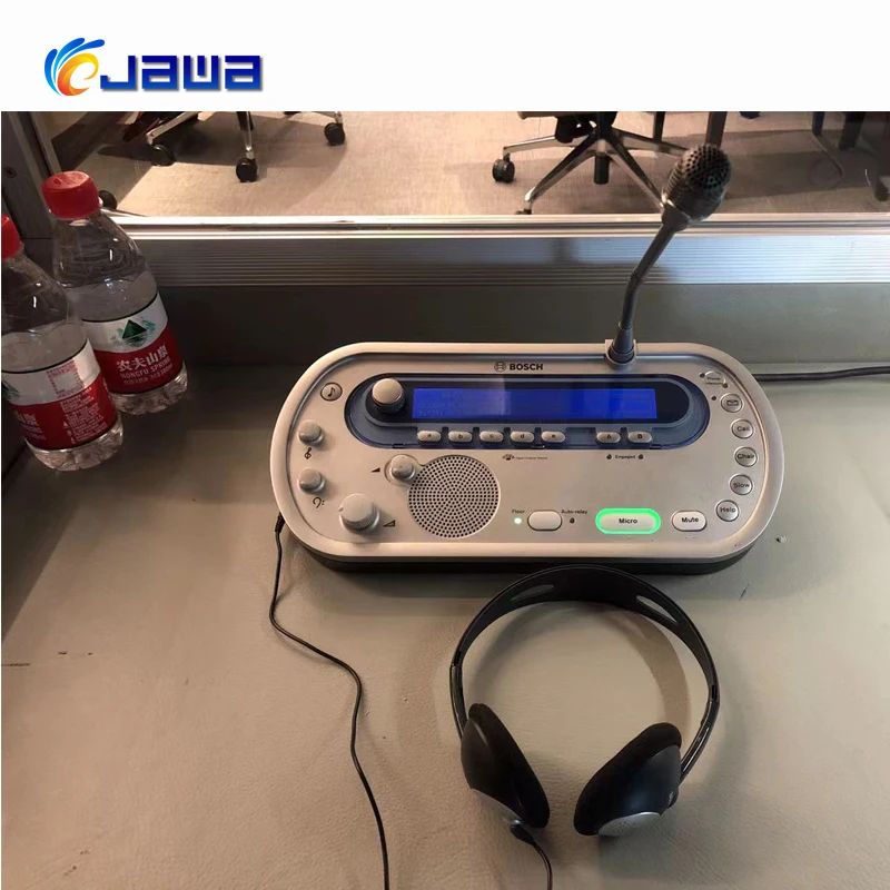 Professional IR Simultaneous Interpretation System Digital Interpreter Console Wireless Interpretation Equipment
