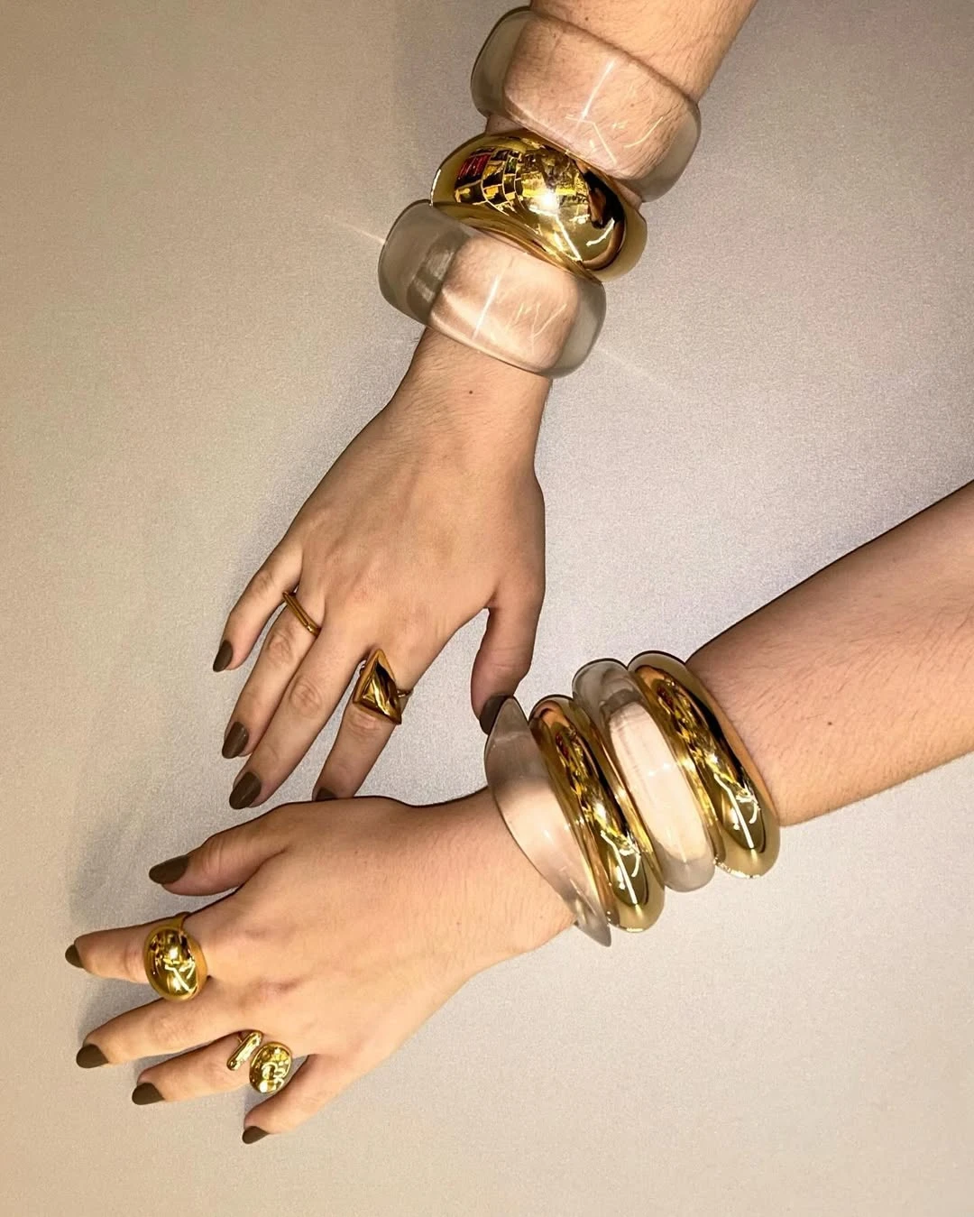 2025 Spring Summer Collection Versatile High Transparency Sparkle Atmospheric Resin Transparent Sequin  Bangles Fashion