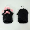 Patte de chien poilue-noir et blanc
