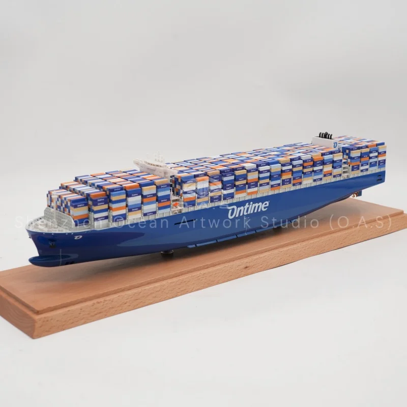 Premium boat model for cargo shipment display, made by professional maker. Custom production available with fine details, ideal for exhibition, teaching and business gifts. We support logo and color customization, stable quality for bulk order supply.Amber@vesselmodel.com Tel：+86 18038048785