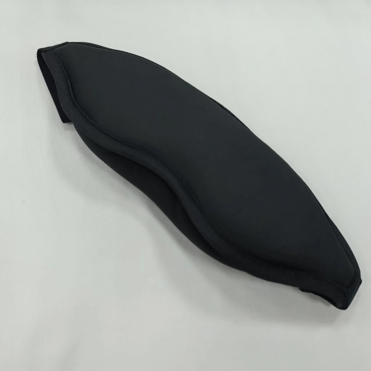 1 Pezzo Maschera Per La Cura Degli Occhi 3d Con Blocco Della Luce, Tessuto Morbido E Traspirante, Aiuta A Dormire, Perfetta Per I Viaggi | SHEIN ALIA