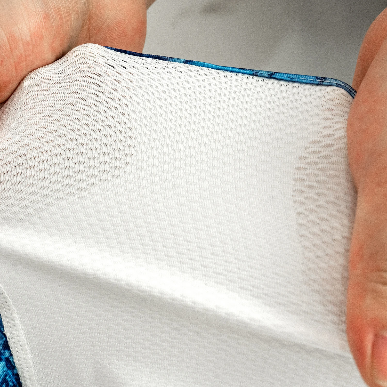 Мужская и женская рыболовная маска